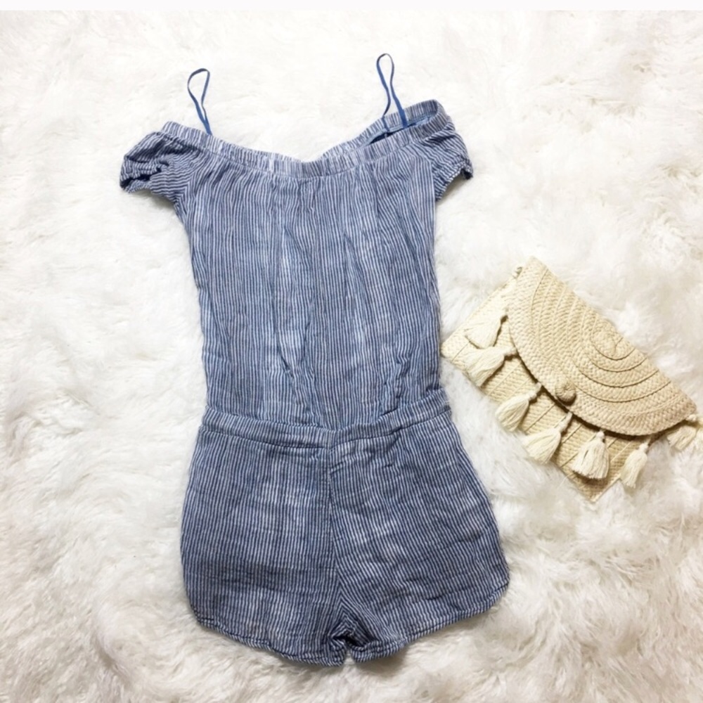 Cloth & Stone Off the Shoulder Romper